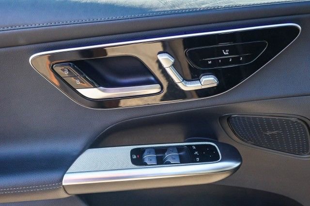 Used 2023 Mercedes-Benz GLC 300 image 21