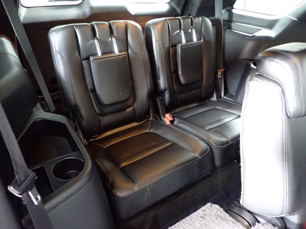 Used 2017 Ford Explorer XLT w/ Equipment Group 202A image 43