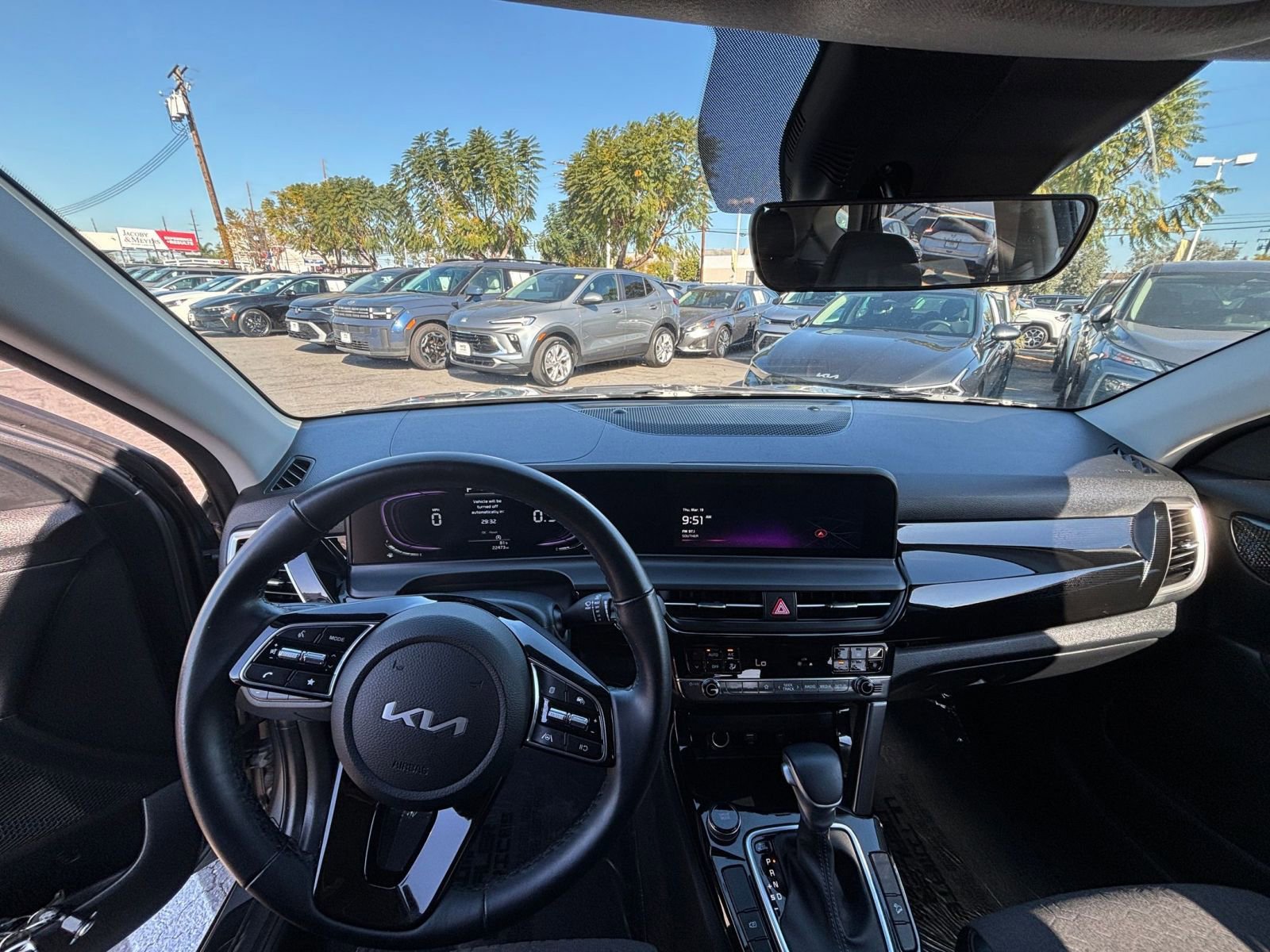 Used 2025 Kia Seltos S image 34