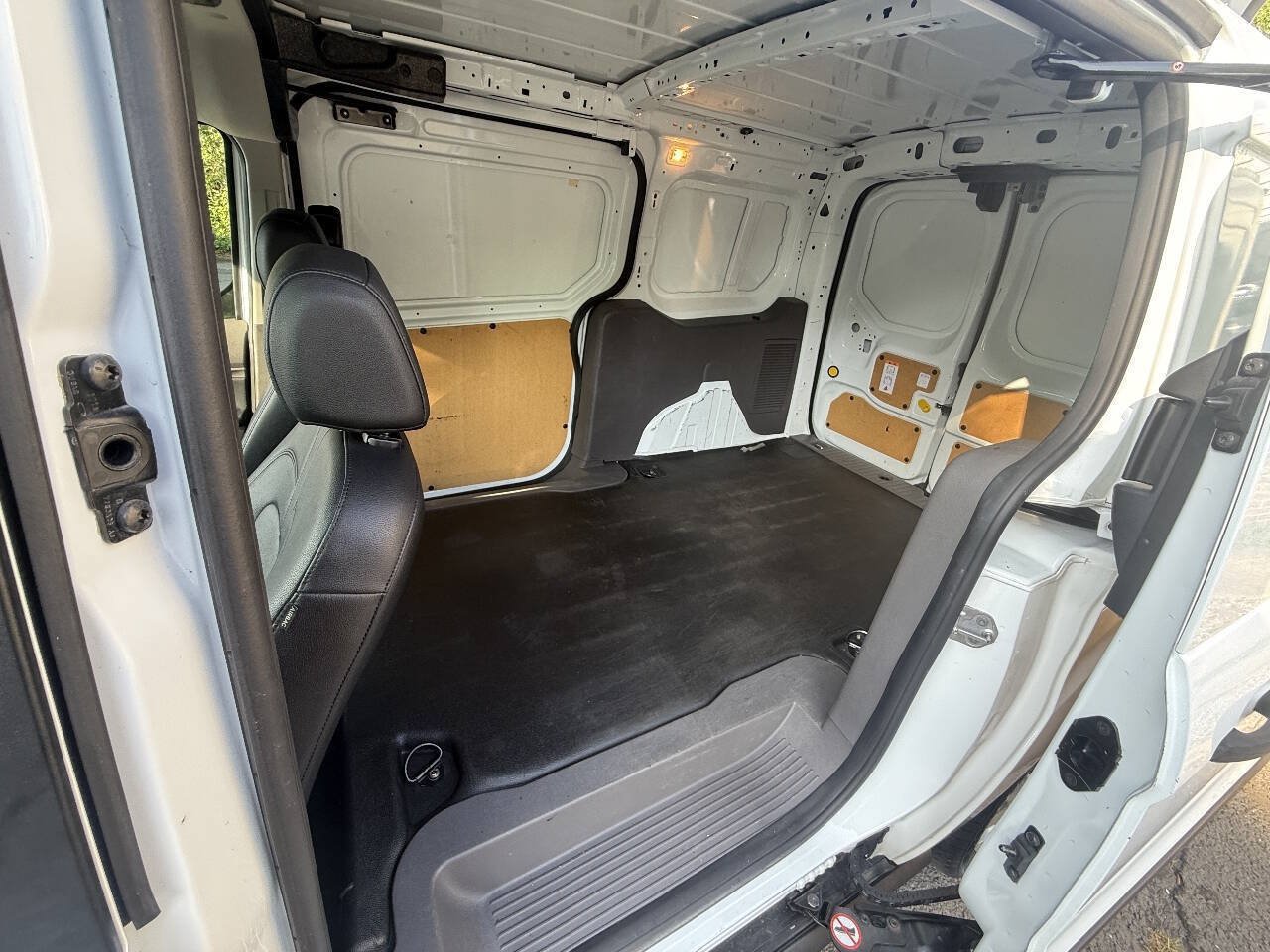 Used 2020 Ford Transit Connect XL FWD image 17