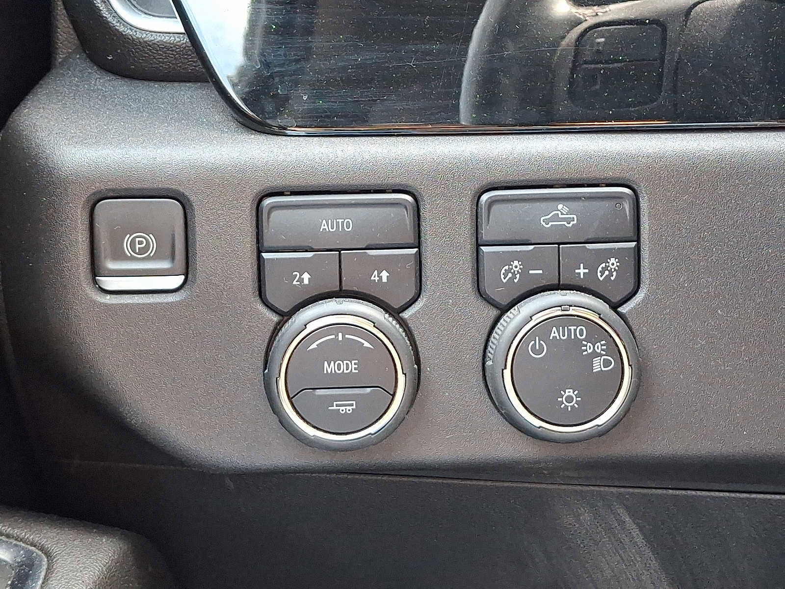 Used 2023 Chevrolet Silverado 1500 LT AWD/4WD image 25