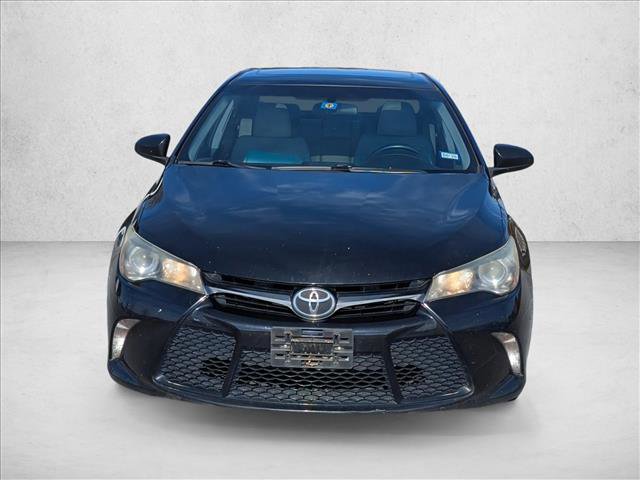 Used 2016 Toyota Camry SE image 2