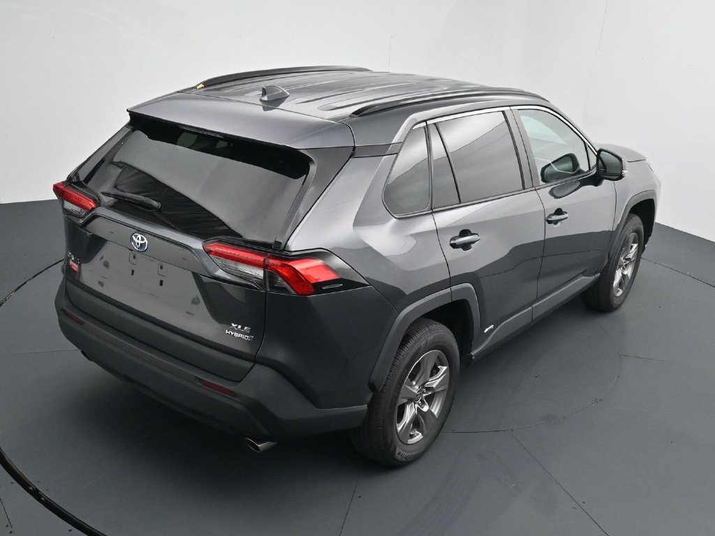 Used 2024 Toyota RAV4 XLE AWD/4WD image 15
