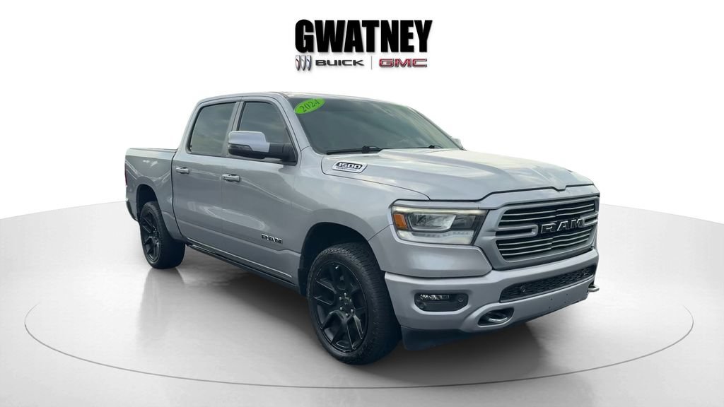 Used 2024 RAM 1500 Laramie AWD/4WD image 3