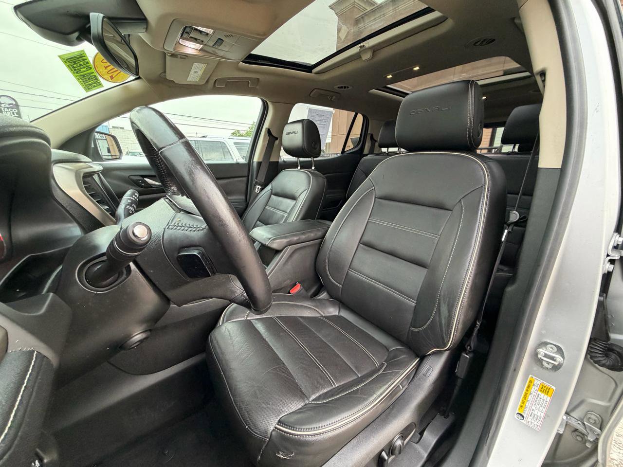Used 2018 GMC Acadia Denali w/ Technology Package FWD image 10