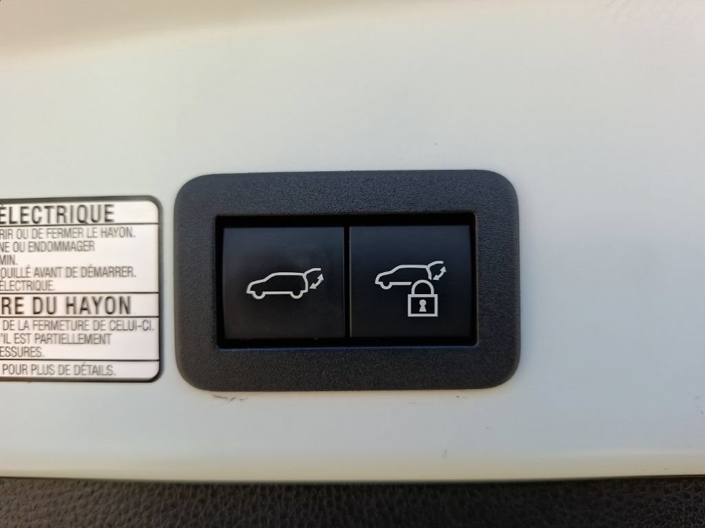 Used 2024 Toyota Corolla Cross AWD Hybrid w/ Convenience Package image 29