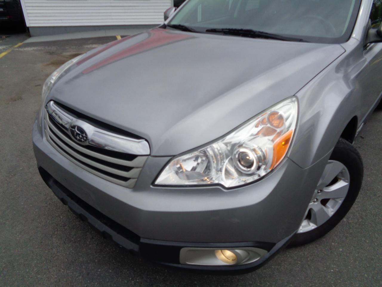 Used 2010 Subaru Outback 2.5i Premium image 18