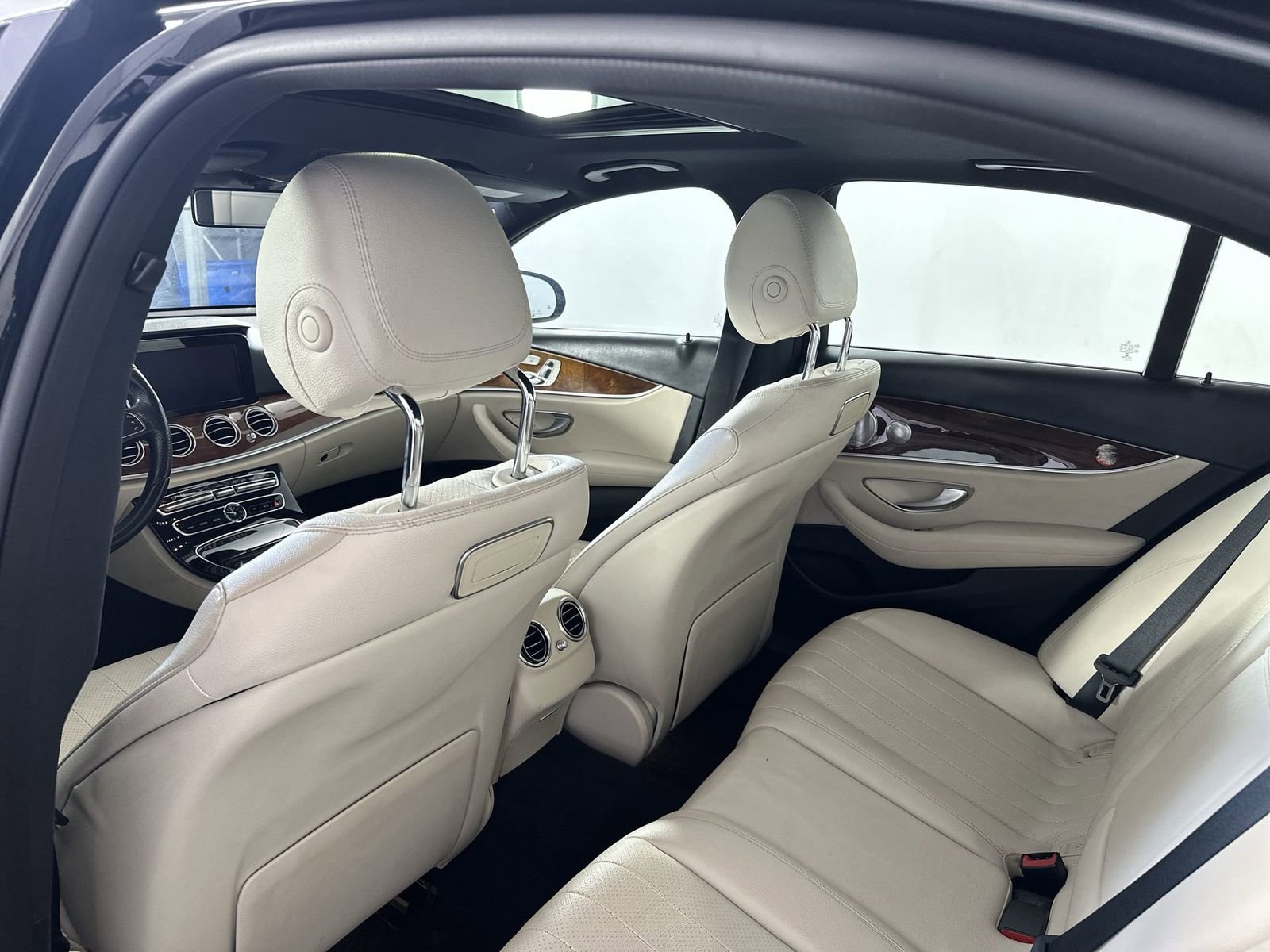 Used 2018 Mercedes-Benz E 300 image 24