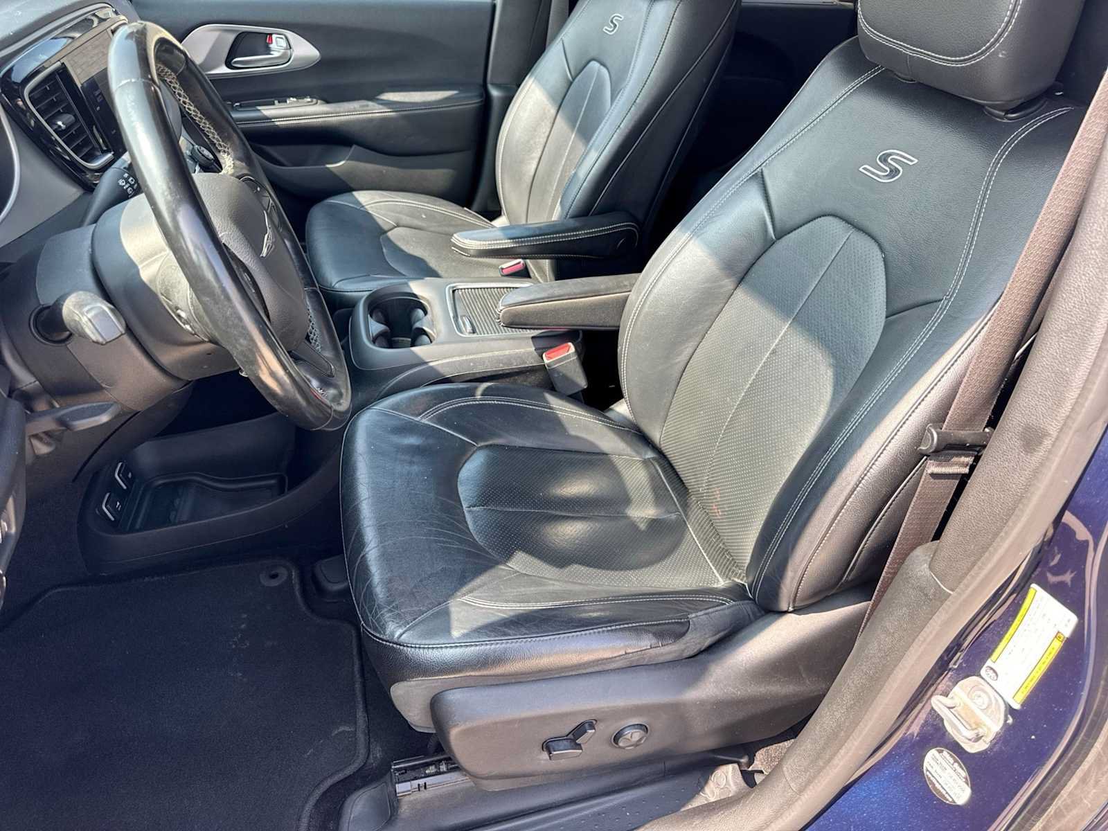 Used 2018 Chrysler Pacifica Touring-L Plus FWD image 15