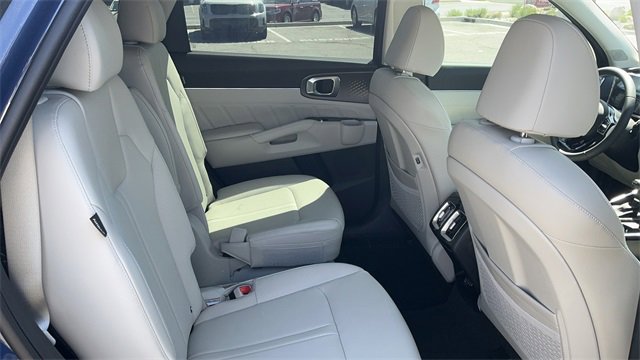 Used 2025 Kia Sorento SX image 38