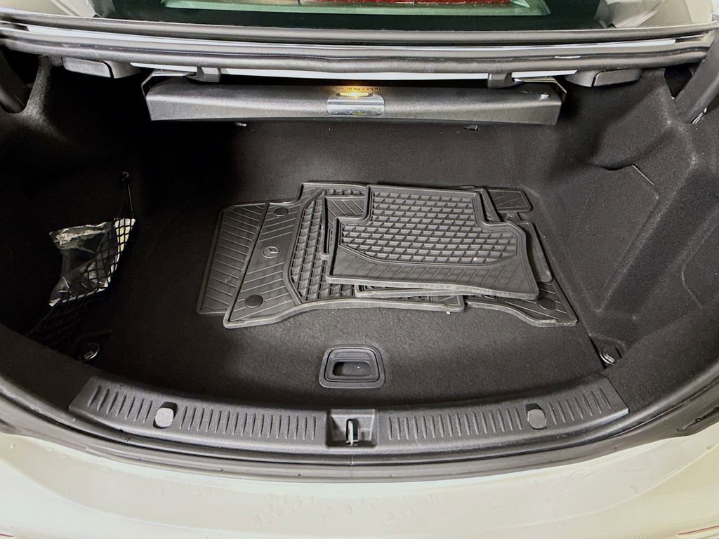 Used 2019 Mercedes-Benz E 300 4MATIC image 30