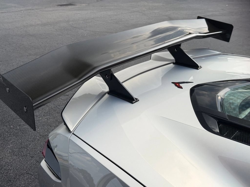 Used 2024 Chevrolet Corvette Z06 RWD image 11
