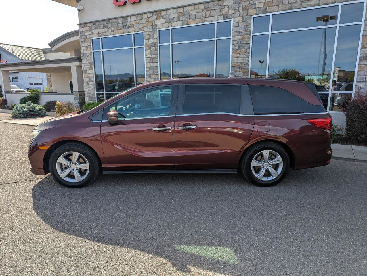 Used 2018 Honda Odyssey EX image 2