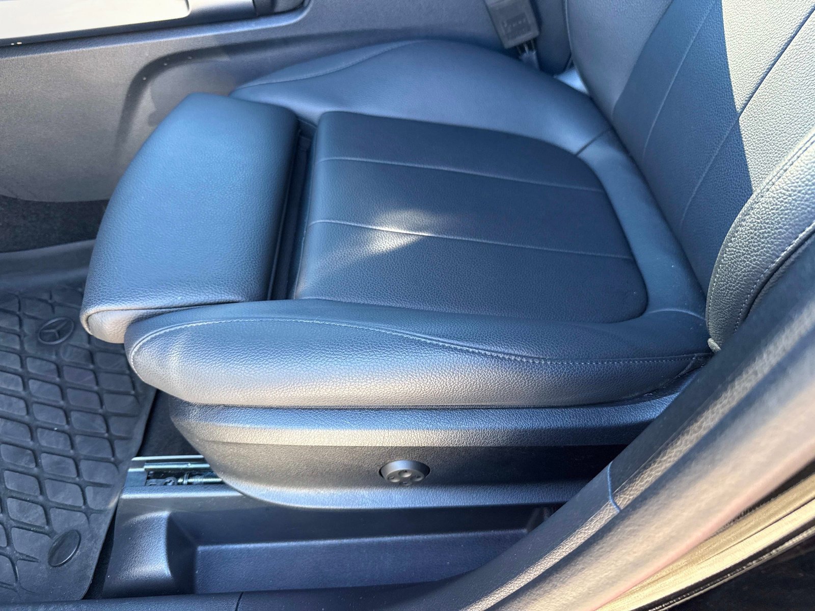 Certified 2025 Mercedes-Benz GLB 250 image 20