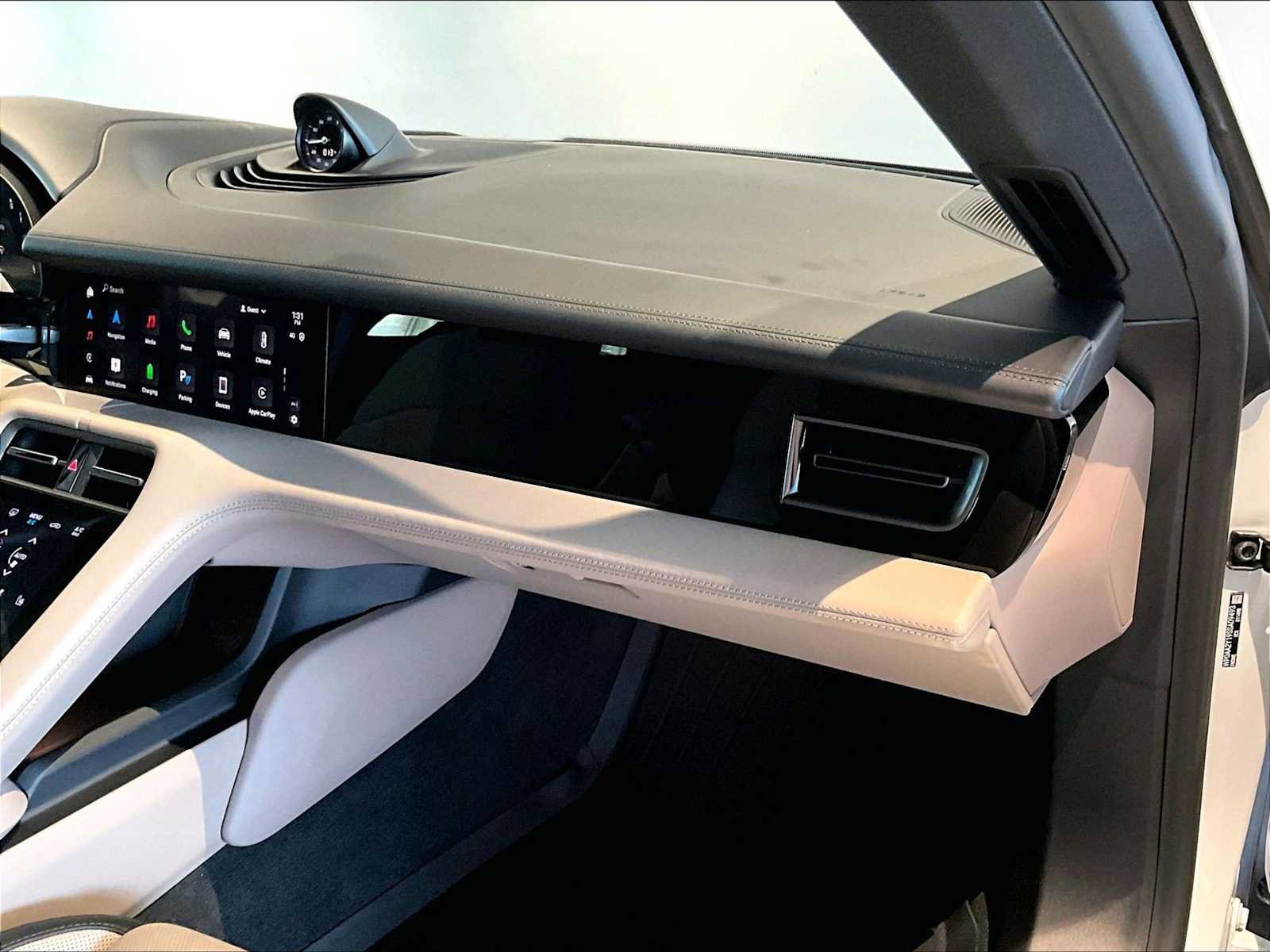 Used 2025 Porsche Taycan image 23