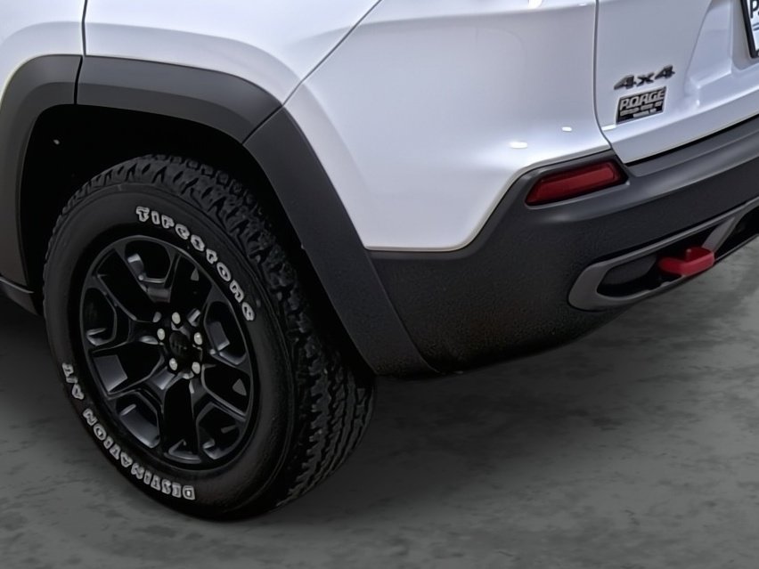 Used 2022 Jeep Cherokee Trailhawk w/ Sun, Sound & Nav Group AWD/4WD image 9