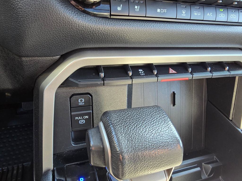 Used 2024 Toyota Tundra Limited AWD/4WD image 24