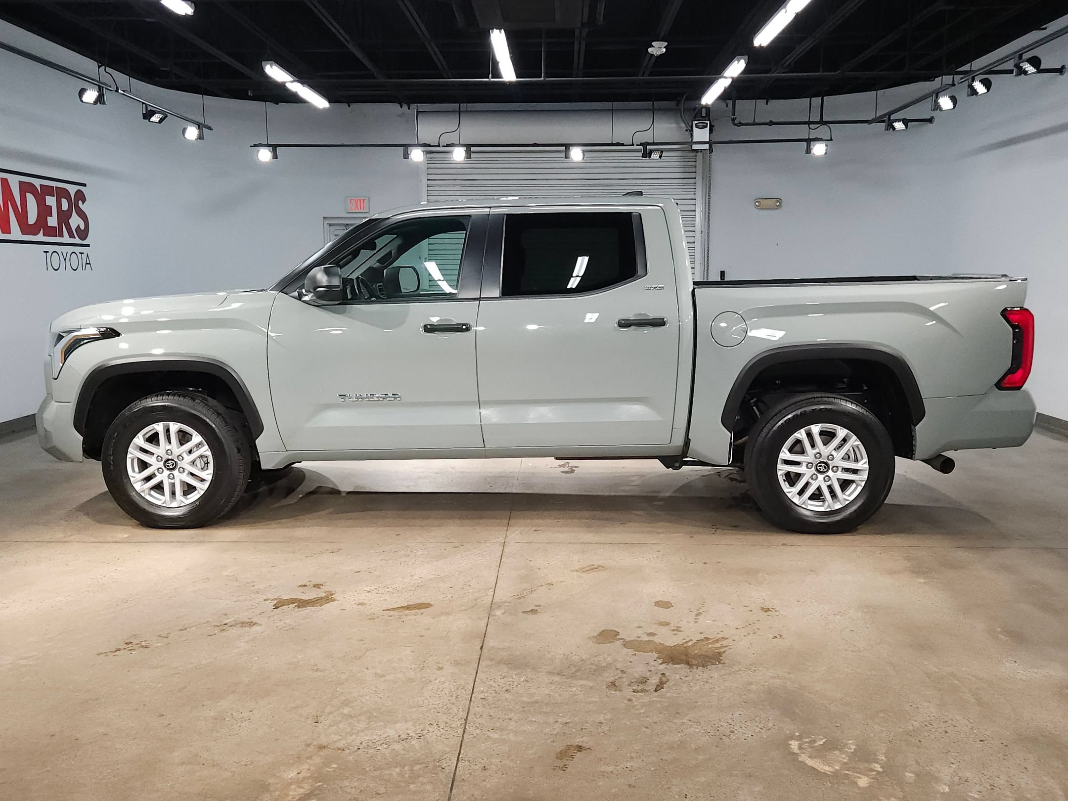 Certified 2025 Toyota Tundra SR5 AWD/4WD image 4