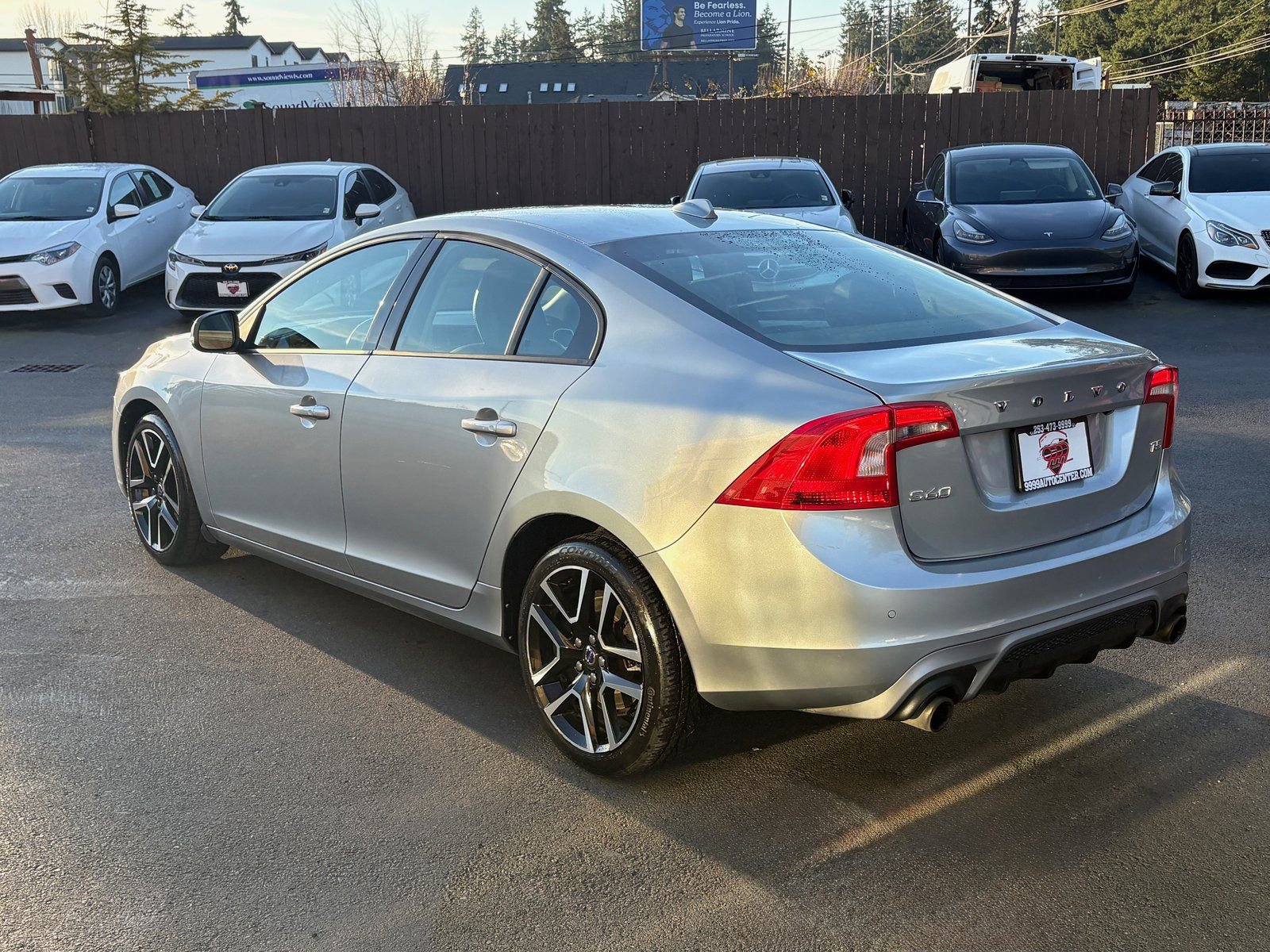 Used 2018 Volvo S60 T5 Dynamic image 7