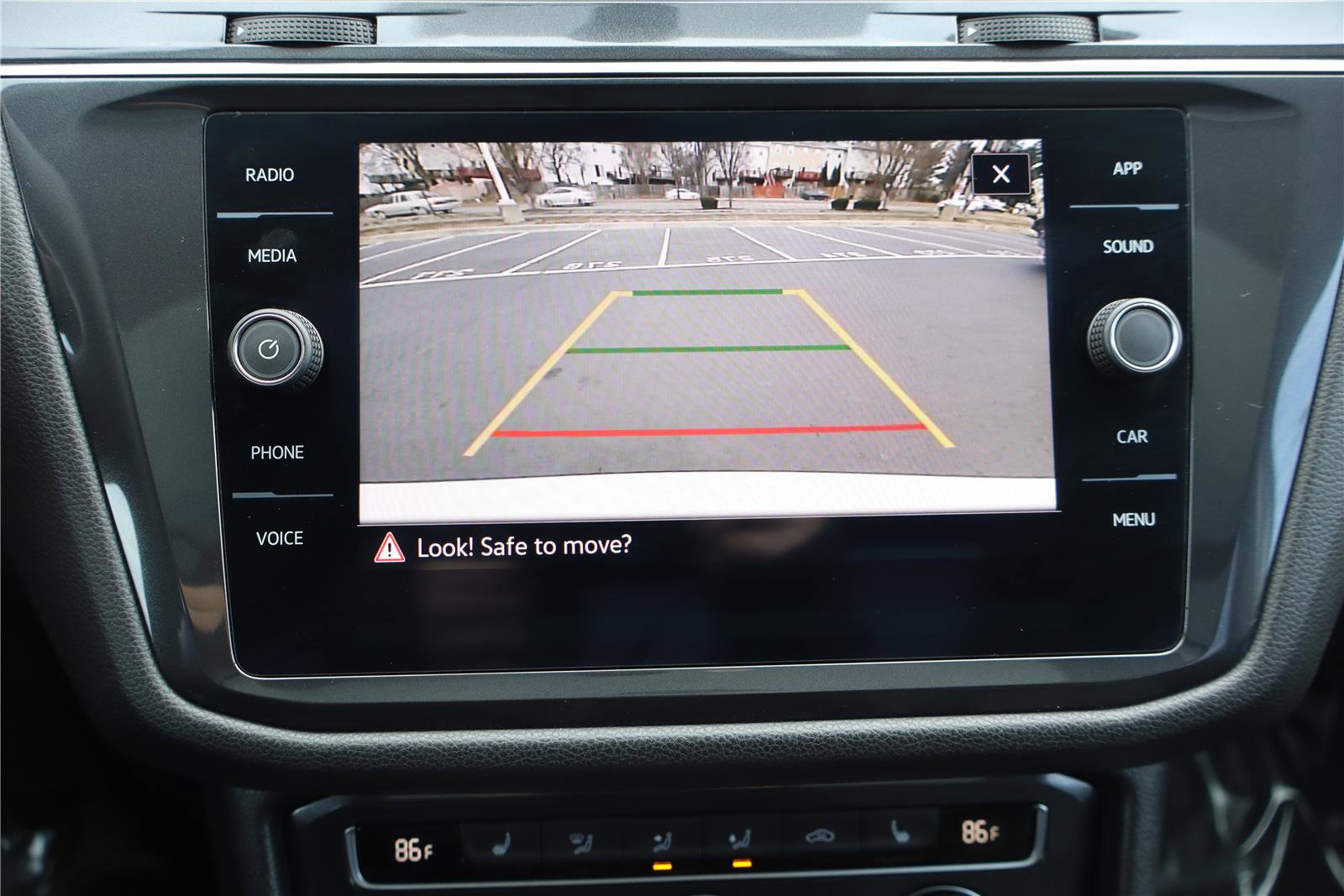 Certified 2021 Volkswagen Tiguan SE w/ Panoramic Sunroof Package image 21