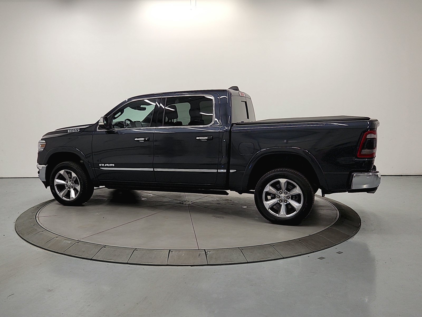 Used 2019 RAM 1500 Limited AWD/4WD image 7