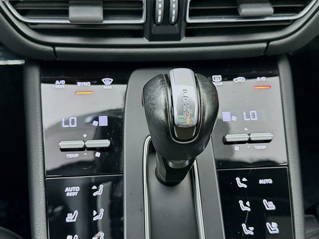 Certified 2023 Porsche Macan S AWD/4WD image 19