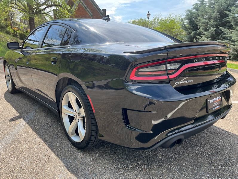 Used 2017 Dodge Charger R/T RWD image 33