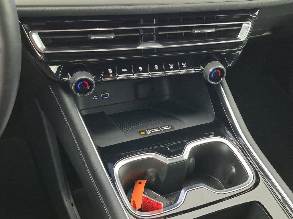 Certified 2026 Chevrolet Traverse LT FWD image 27