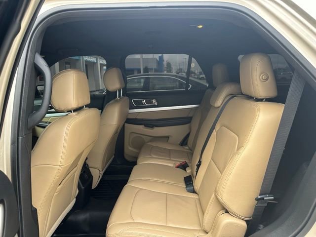 Used 2017 Ford Explorer XLT w/ Equipment Group 202A image 13