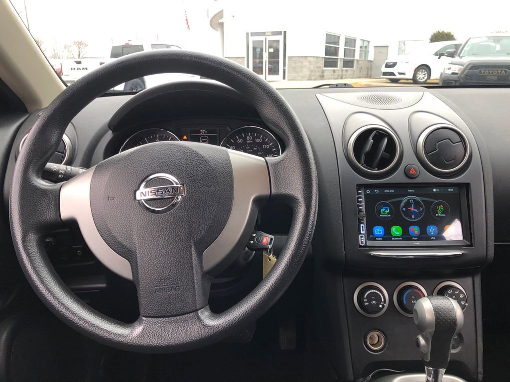 Used 2014 Nissan Rogue S image 29