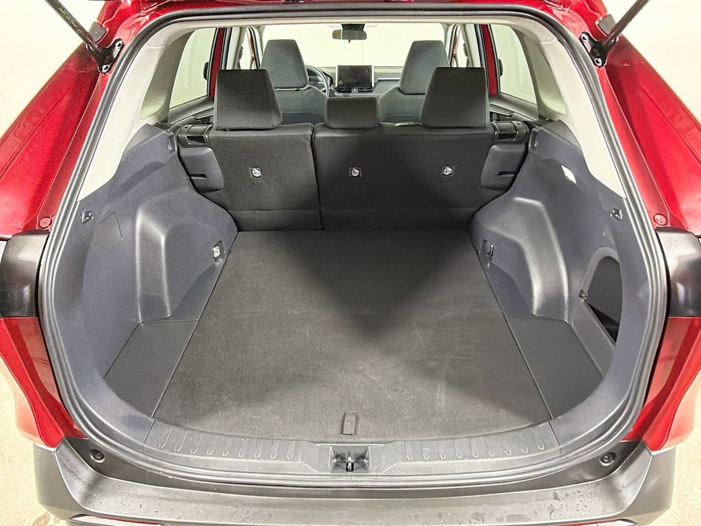 Used 2025 Toyota RAV4 LE AWD/4WD image 22