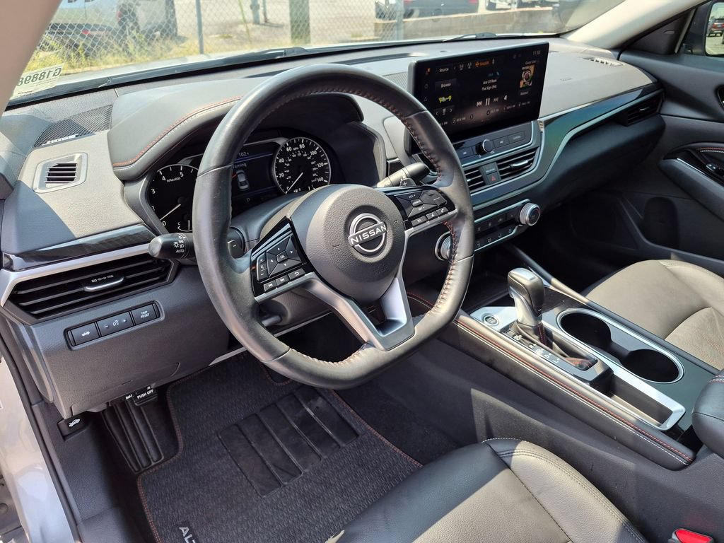 Used 2023 Nissan Altima 2.5 SR w/ SR Premium Package FWD image 34
