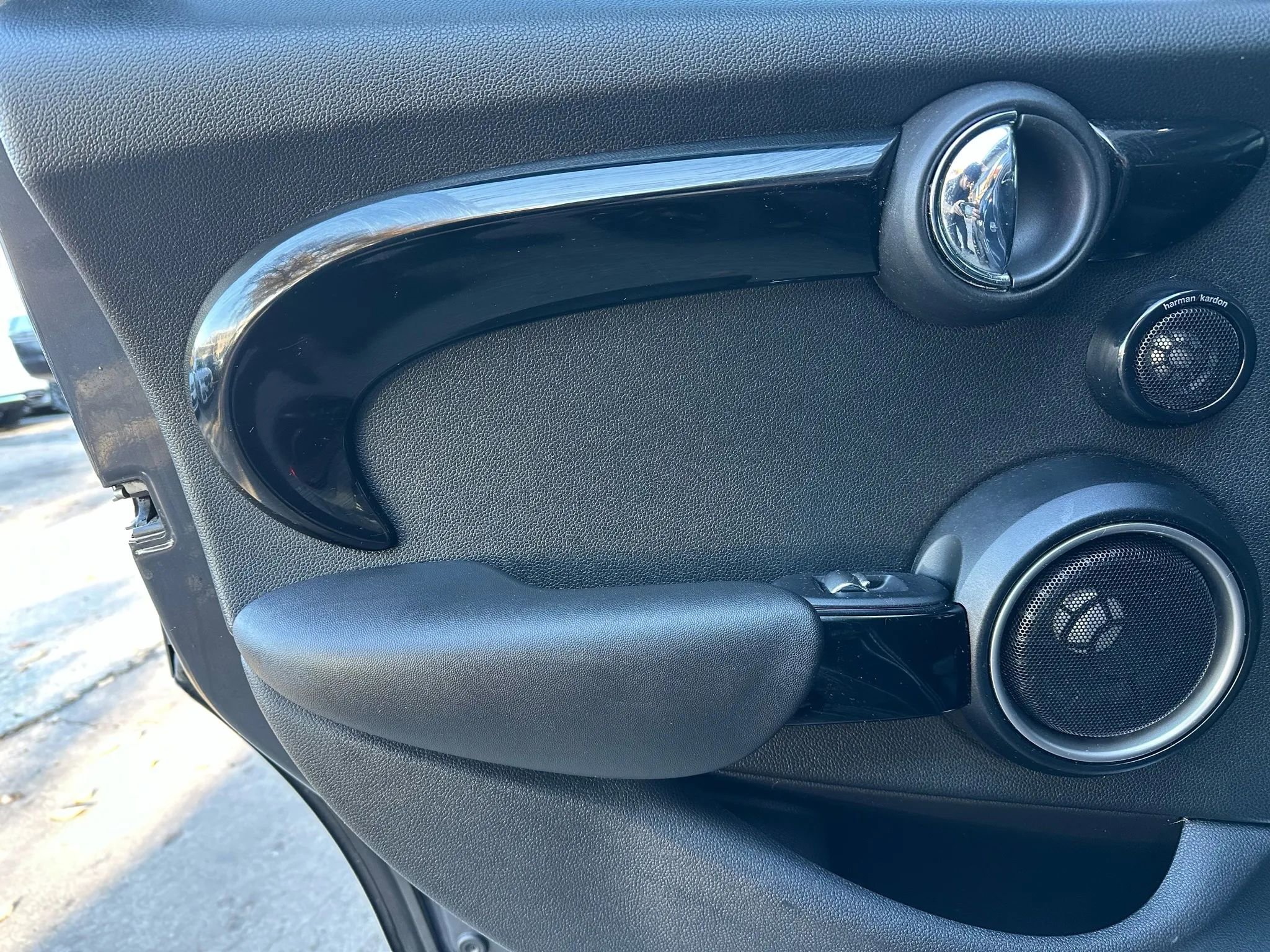 Used 2015 MINI Cooper S image 11