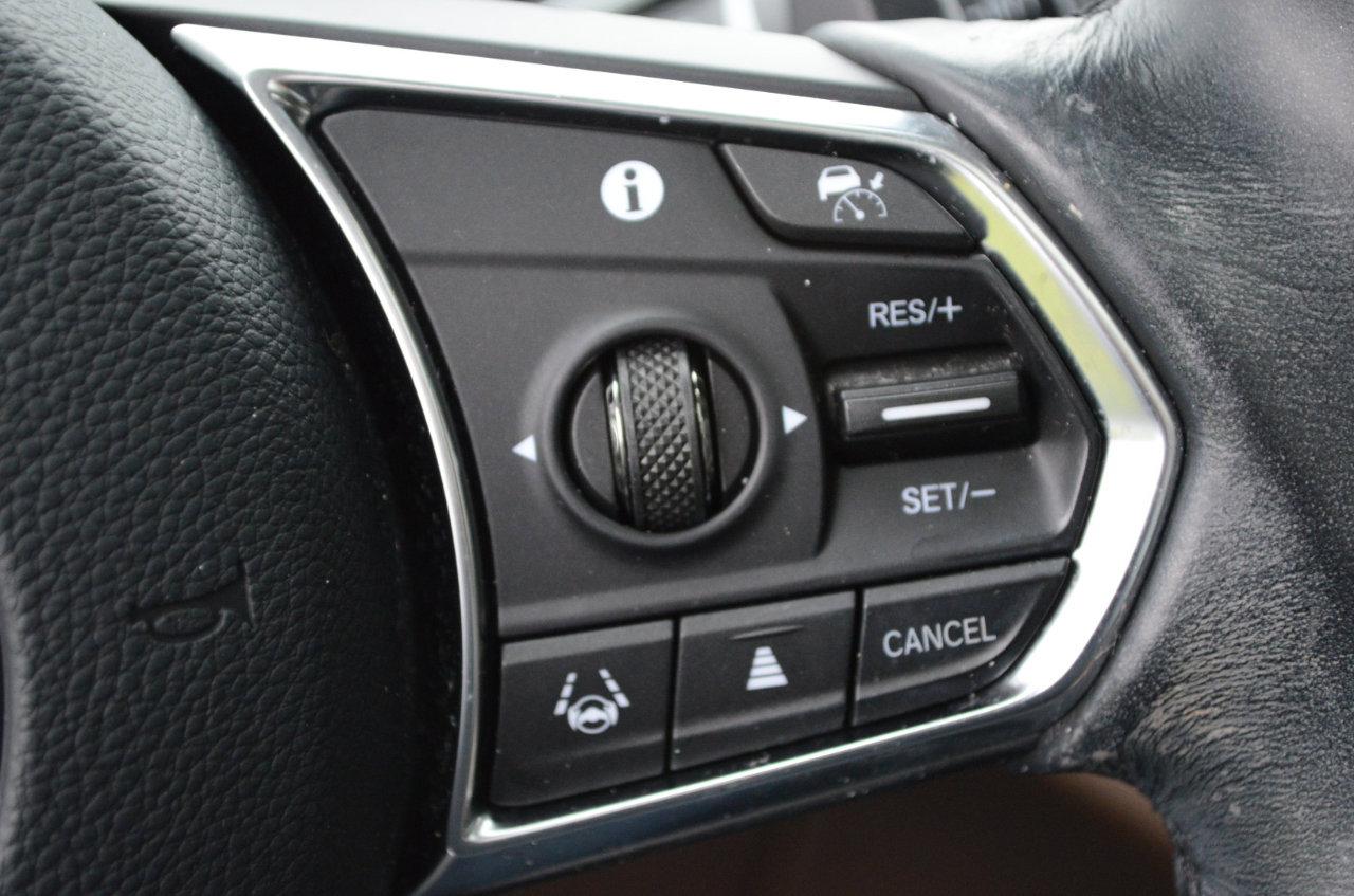 Used 2023 Acura MDX SH-AWD w/ Technology Package image 32