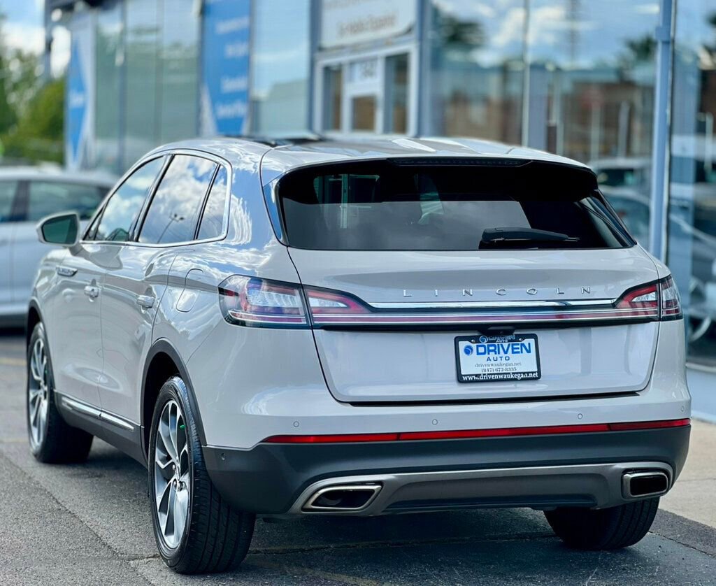 Used 2022 Lincoln Nautilus Reserve w/ Equipment Group 201A image 3