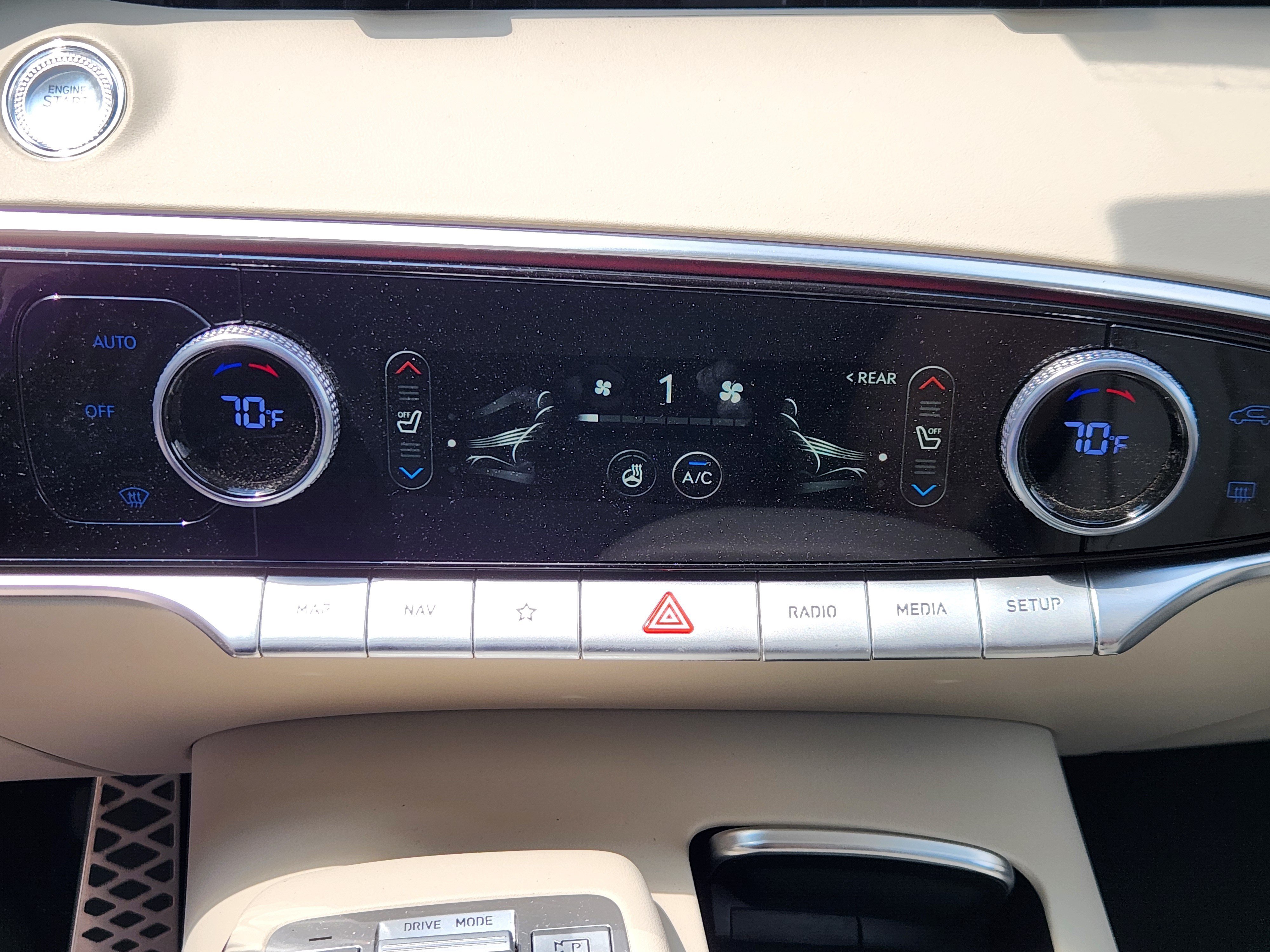 Used 2025 Genesis GV70 3.5T Sport w/ Sport Advanced Package AWD/4WD image 9