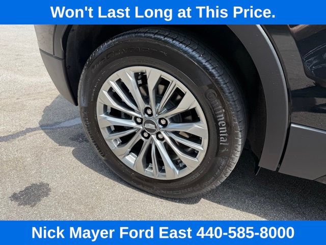 Used 2025 Cadillac XT4 Premium Luxury AWD/4WD image 38