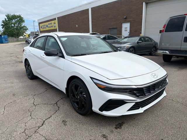 New 2026 Hyundai Elantra Sport FWD image 11