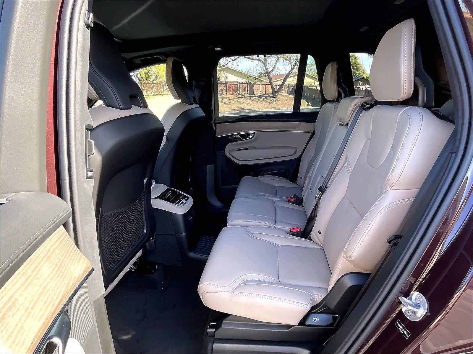 New 2026 Volvo XC90 T8 Ultra w/ Lounge Package AWD/4WD image 12