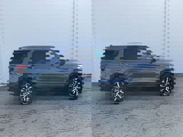 Used 2021 Ford Explorer ST w/ Equipment Group 401A image 3