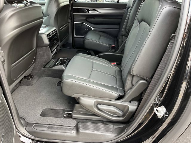New 2026 Jeep Grand Wagoneer L Limited AWD/4WD image 19