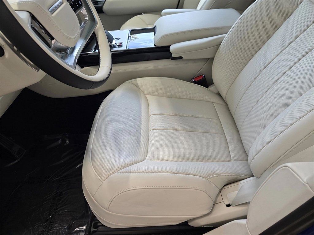 New 2025 Land Rover Range Rover SE image 44