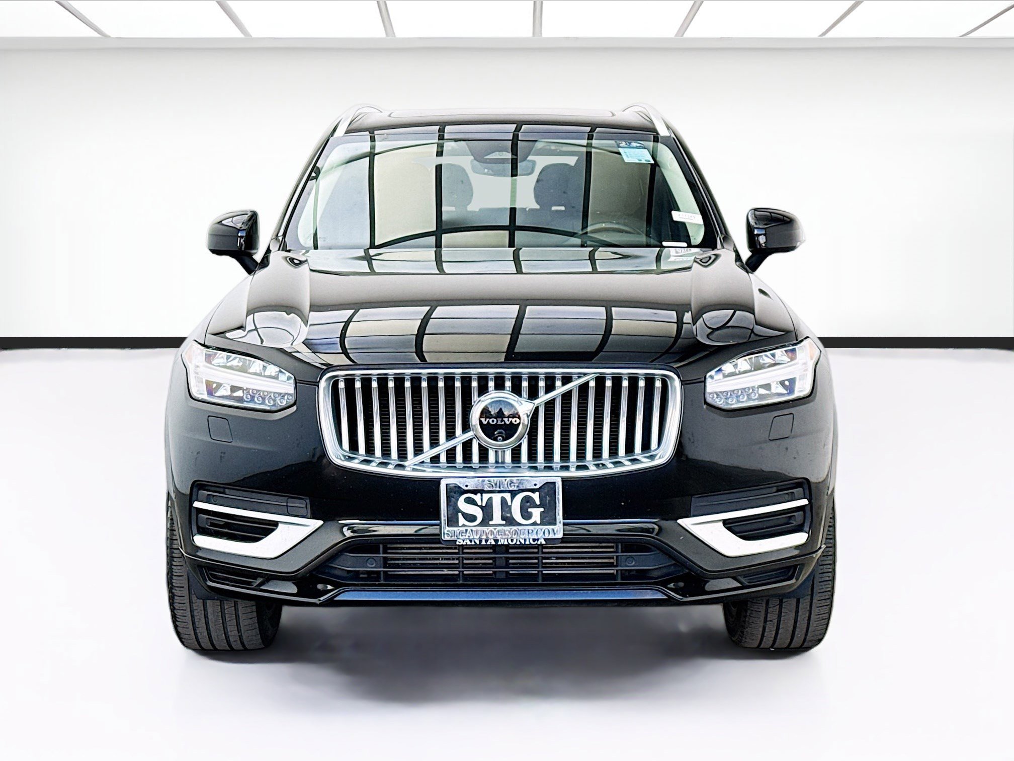 Used 2024 Volvo XC90 T8 Plus AWD/4WD image 2