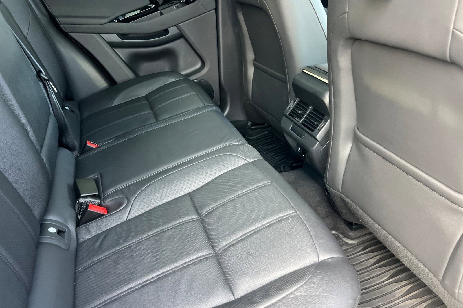 Used 2024 Land Rover Range Rover Evoque Dynamic SE image 31