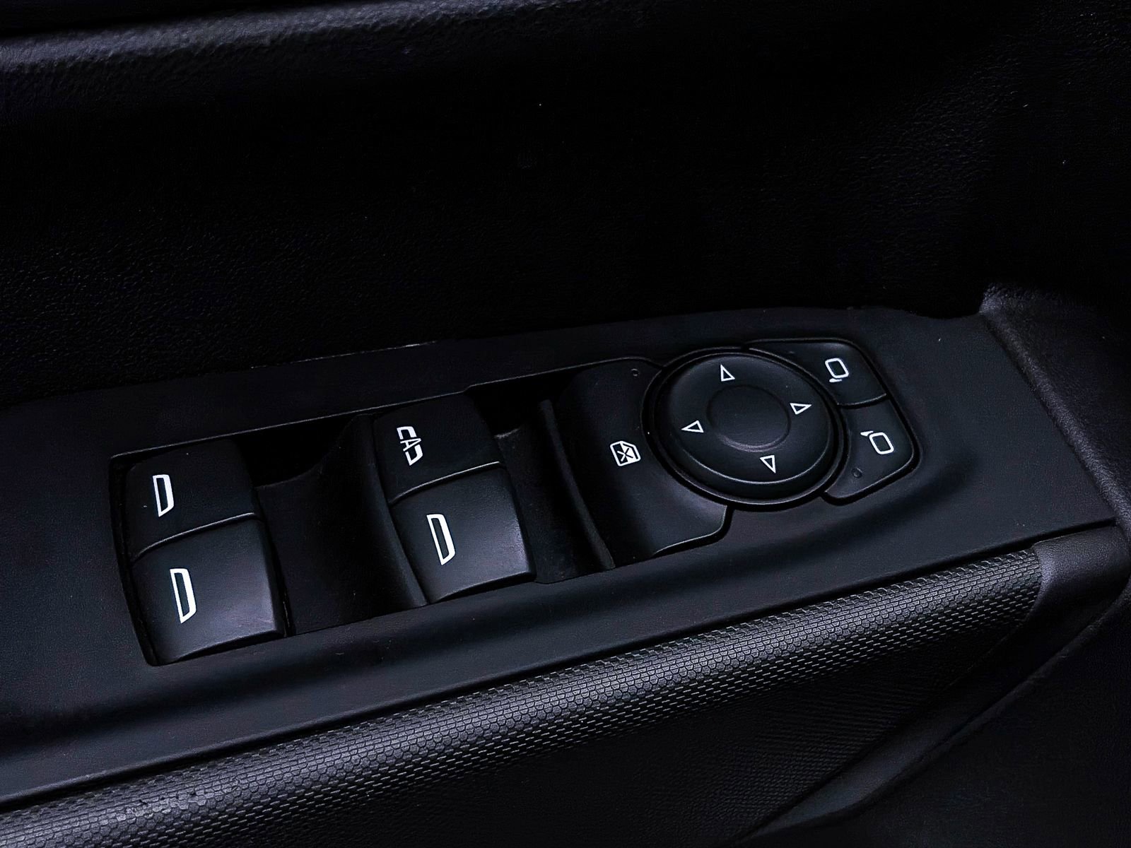 Used 2023 Chevrolet Silverado 1500 Custom image 16