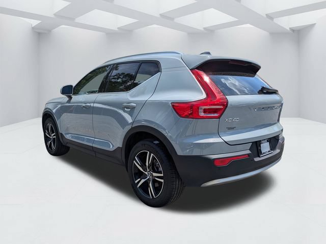 Certified 2025 Volvo XC40 B5 Core AWD/4WD image 7