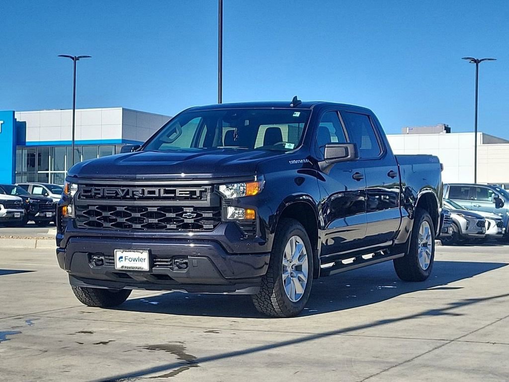 Used 2023 Chevrolet Silverado 1500 Custom AWD/4WD image 4