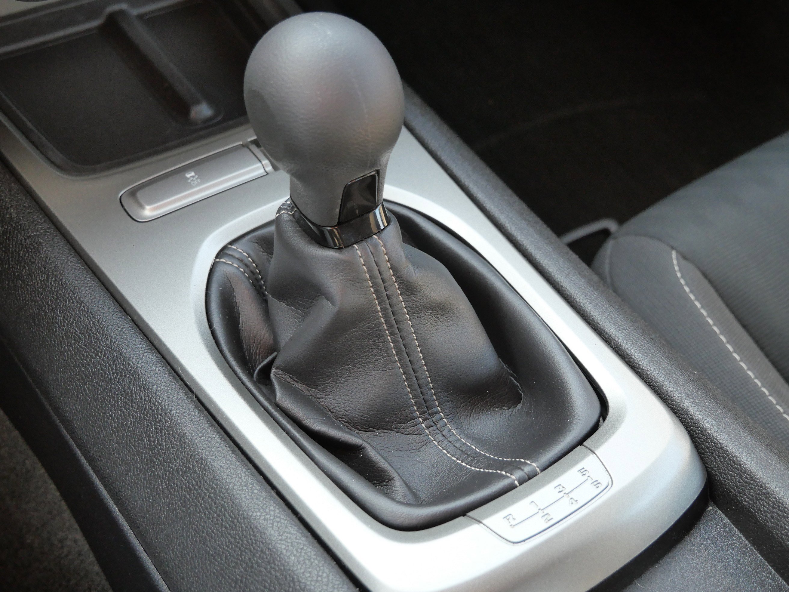 Used 2012 Chevrolet Camaro LS RWD image 26