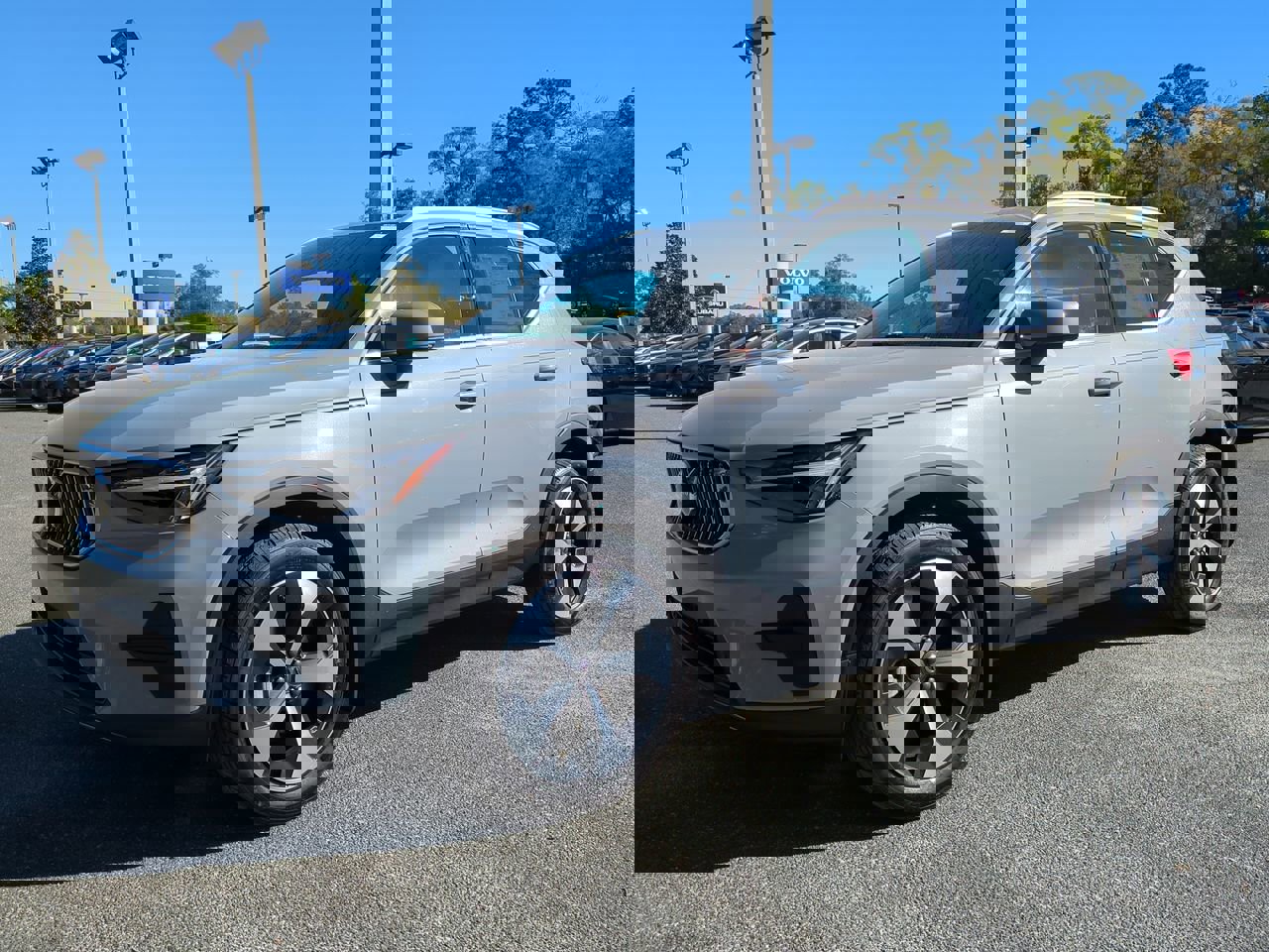 New 2025 Volvo XC40 B5 Core w/ Protection Package Premier image 8