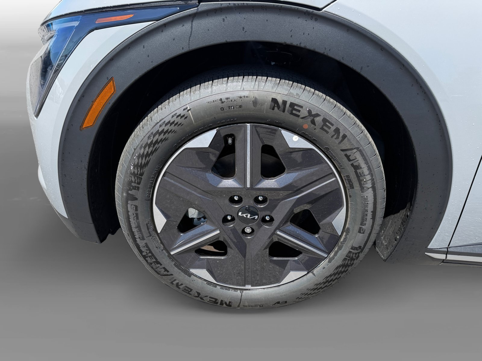 New 2026 Kia EV6 Light RWD image 9